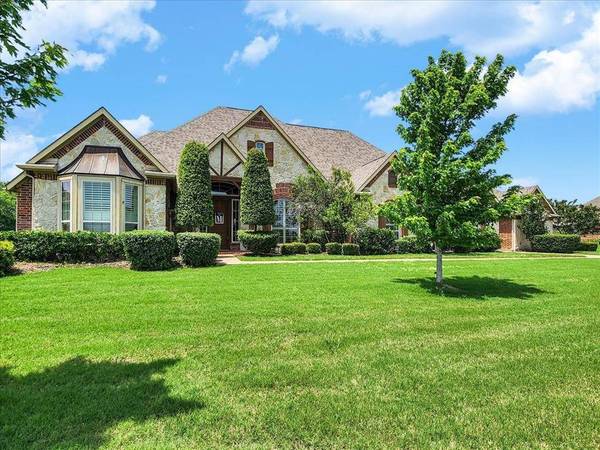 108 Silver Rose Boulevard, Burleson, TX 76028
