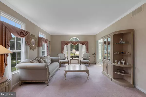 14 REGENCY DR, Voorhees, NJ 08043