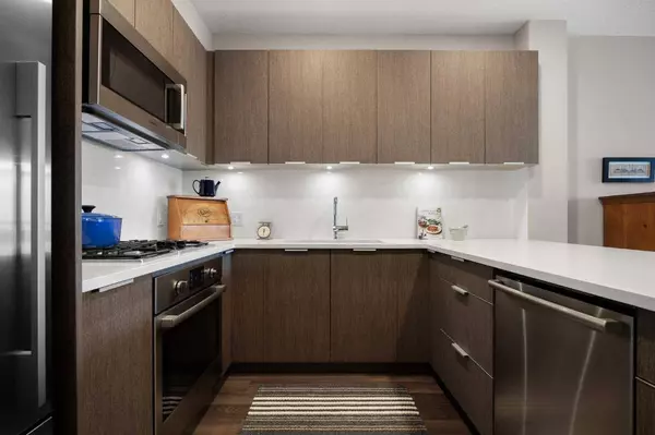 823 5 AVE NW #329, Calgary, AB T2N 0R5