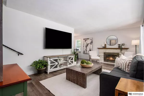 2130 S 38th Avenue, Omaha, NE 68105