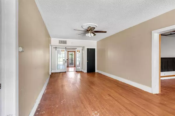 302 W Main Street, Honey Grove, TX 75446