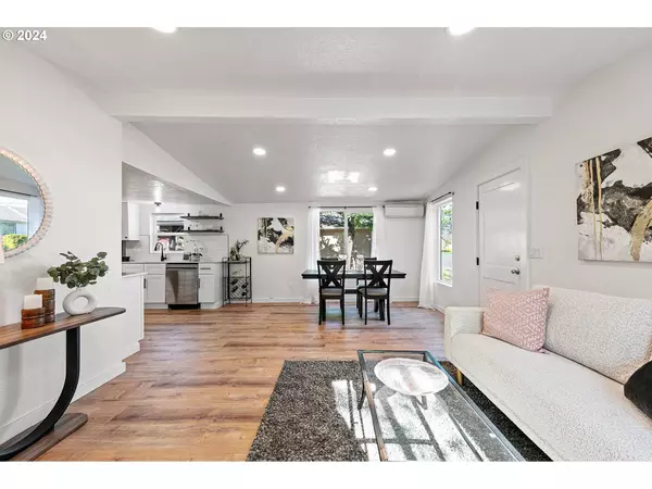 428 W CENTENNIAL BLVD, Springfield, OR 97477