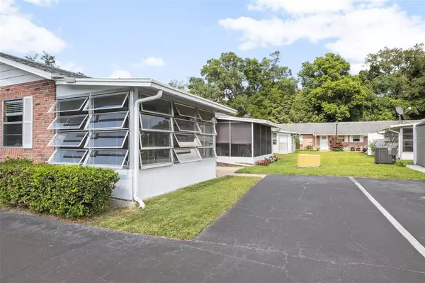 40 FAIRWAY CT #5C, Deland, FL 32724