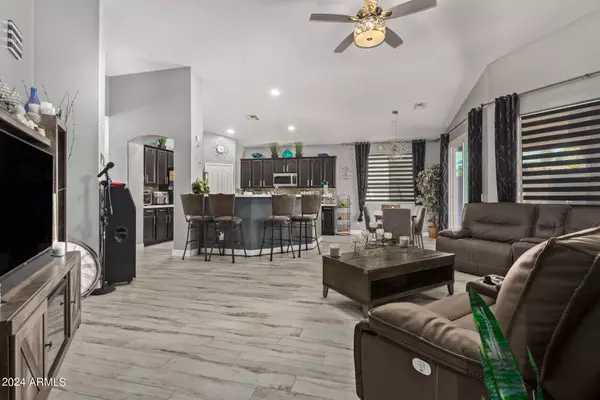 16832 W BRISTOL Lane, Surprise, AZ 85374