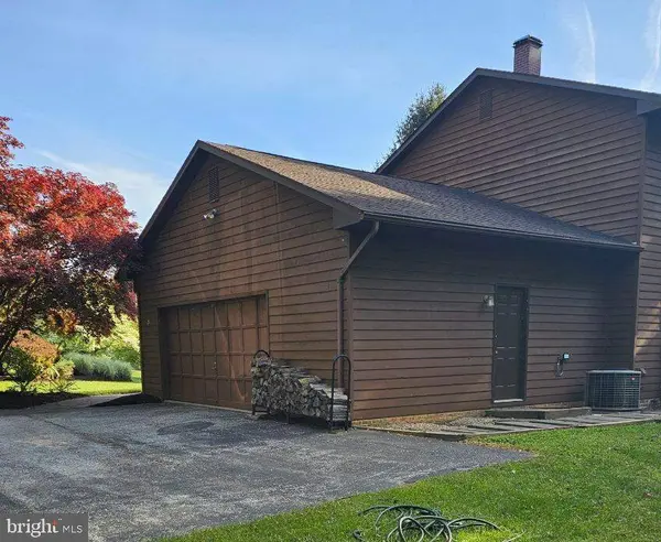 8 S LAKE WAY, Reisterstown, MD 21136