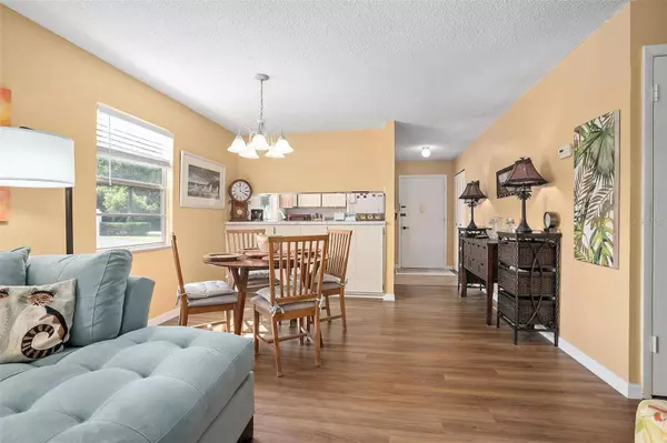 40 FAIRWAY CT #5C, Deland, FL 32724