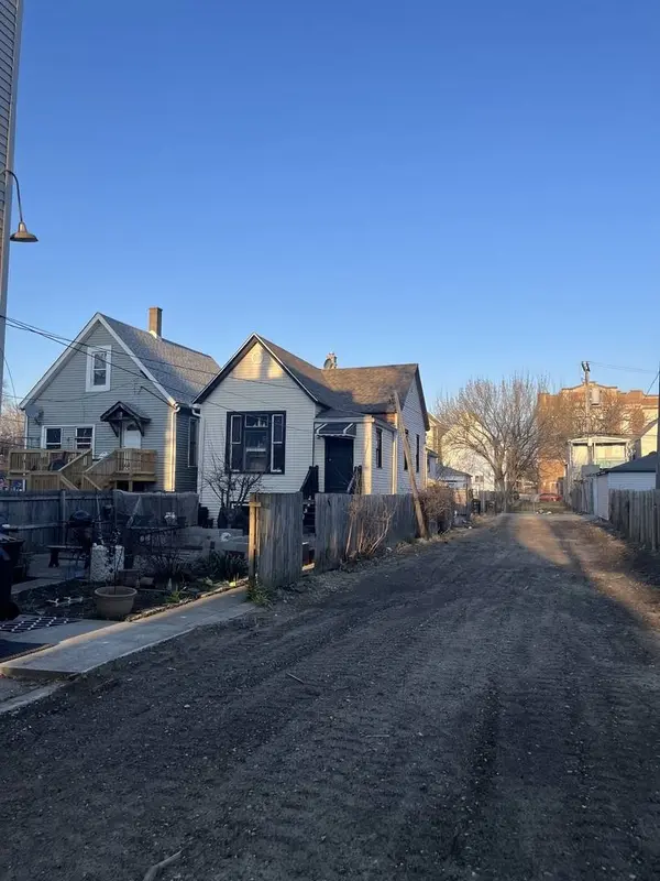 1739 N Drake Avenue, Chicago, IL 60647