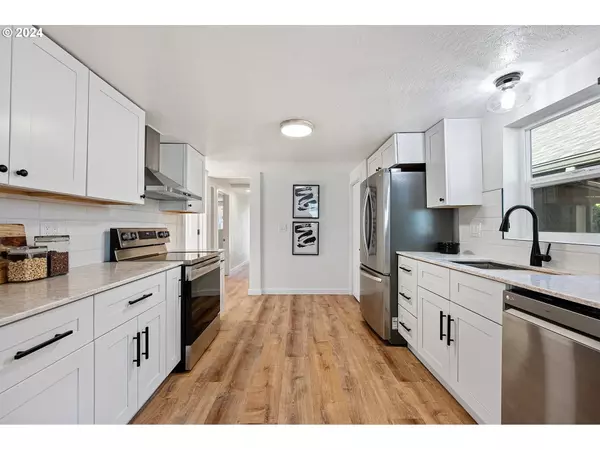 428 W CENTENNIAL BLVD, Springfield, OR 97477