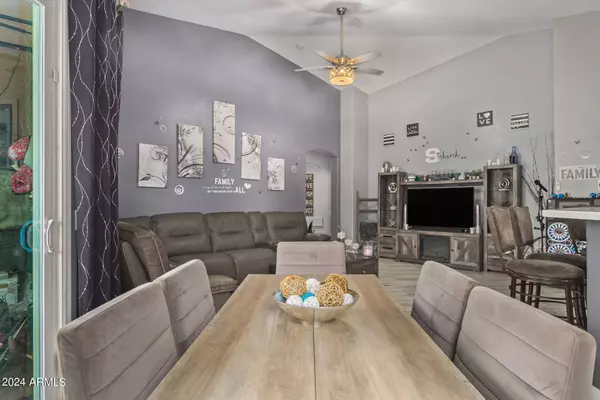 16832 W BRISTOL Lane, Surprise, AZ 85374