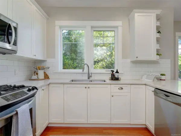 4008 South Valley Dr, Saanich, BC V8Z 7Z4