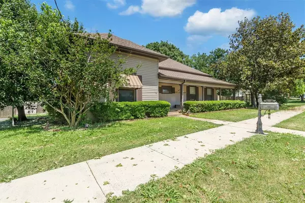 302 W Main Street, Honey Grove, TX 75446