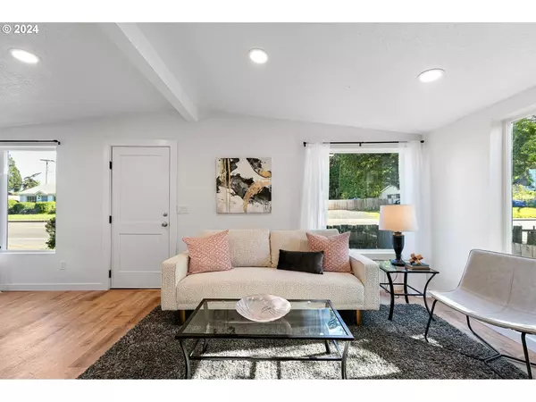 428 W CENTENNIAL BLVD, Springfield, OR 97477