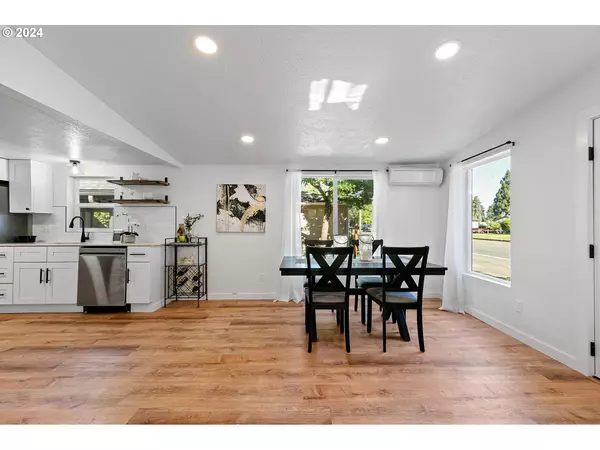 428 W CENTENNIAL BLVD, Springfield, OR 97477