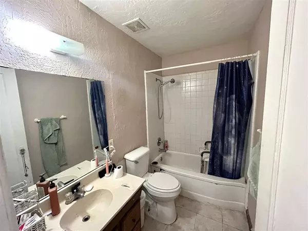 1813 NW Bell Ave, Lawton, OK 73507