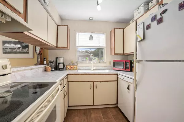 40 FAIRWAY CT #5C, Deland, FL 32724