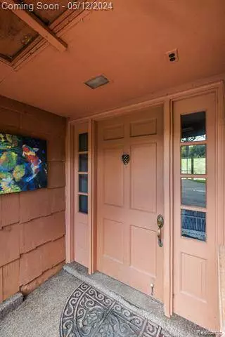 4244 ROUGE CIRCLE Drive, Troy, MI 48098