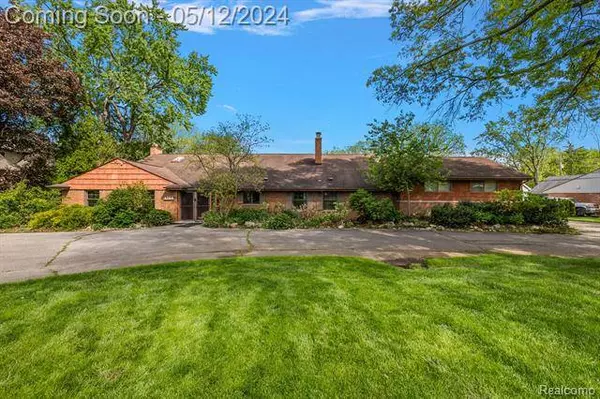 4244 ROUGE CIRCLE Drive, Troy, MI 48098