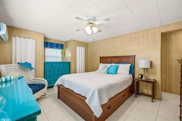 74 TWIN SHORES BLVD, Longboat Key, FL 34228