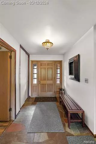 4244 ROUGE CIRCLE Drive, Troy, MI 48098