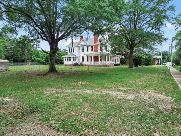 518 Chattahoochee Street, Chattahoochee, FL 32324