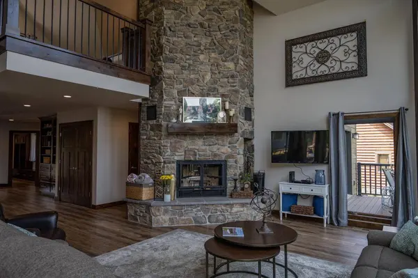 N7055 Lake Road, Mauston, WI 53948