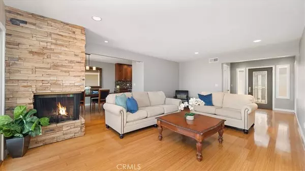 806 W Highpoint DR, Claremont, CA 91711