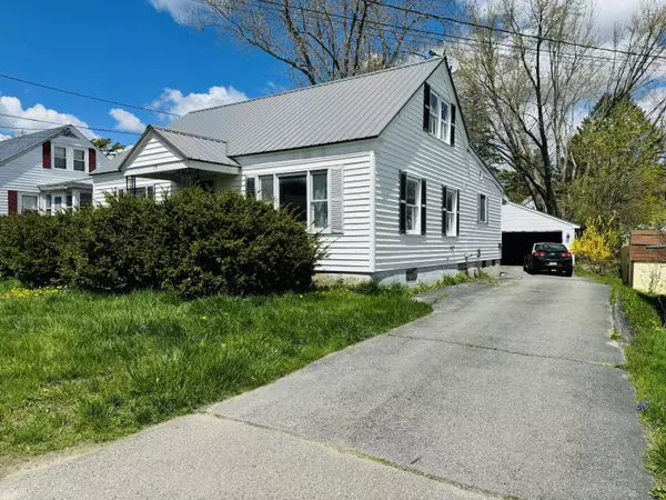 15 Elmhurst ST, Waterville, ME 04901