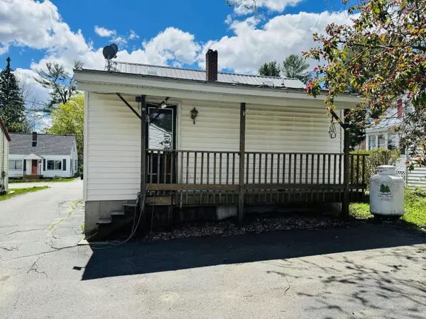15 Elmhurst ST, Waterville, ME 04901