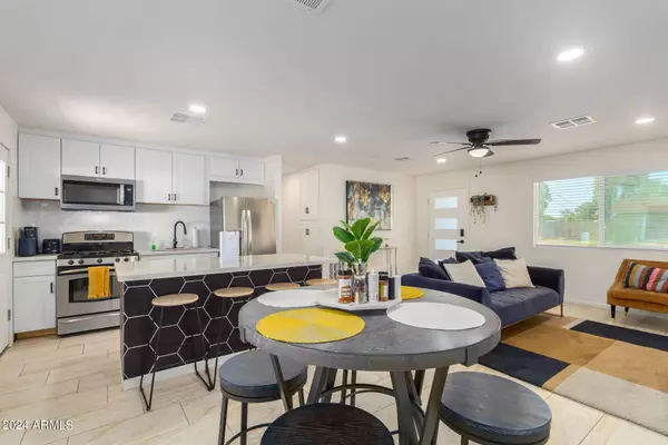 829 E BUFFALO Street, Chandler, AZ 85225