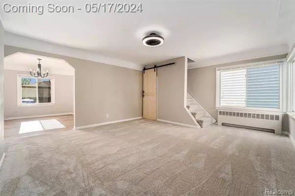 21267 WALTHAM Road, Warren, MI 48089