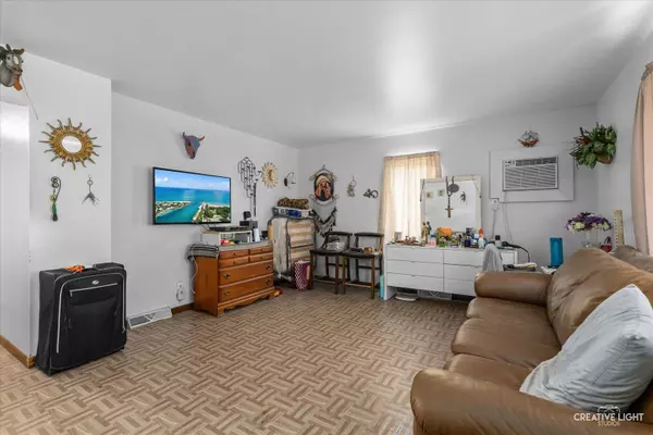 442 S Spencer ST, Aurora, IL 60505