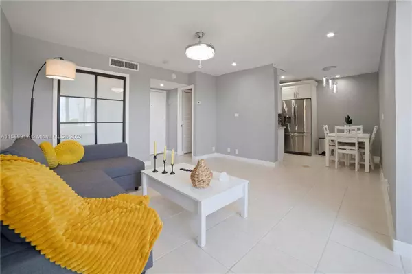 1700 Pierce St #703, Hollywood, FL 33020