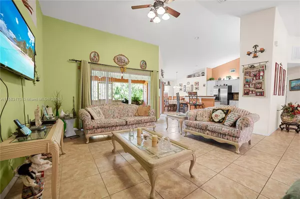 109 Johns Ave, Lehigh Acres, FL 33936