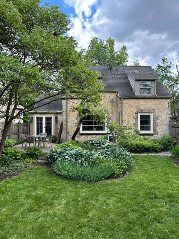 1118 W Daniel Street, Champaign, IL 61821