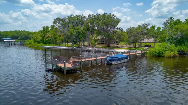 106 SAINT JOHNS DR #101, Palatka, FL 32177