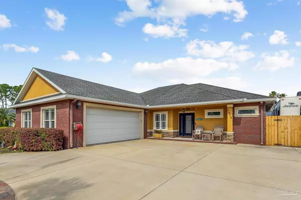 1606 Luzon Ln, Gulf Breeze, FL 32563