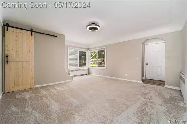 21267 WALTHAM Road, Warren, MI 48089