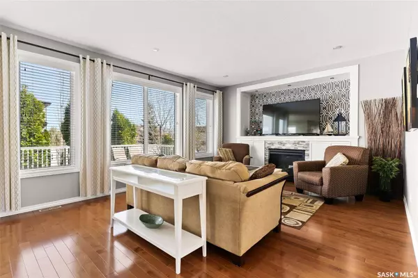 8085 Wascana Gardens CRESCENT, Regina, SK S4V 1G2