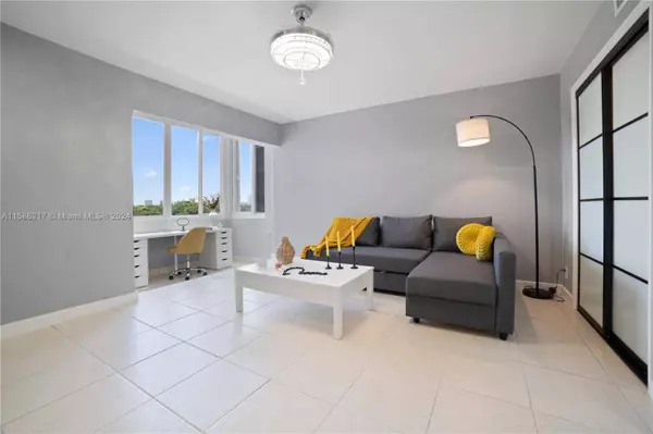 1700 Pierce St #703, Hollywood, FL 33020