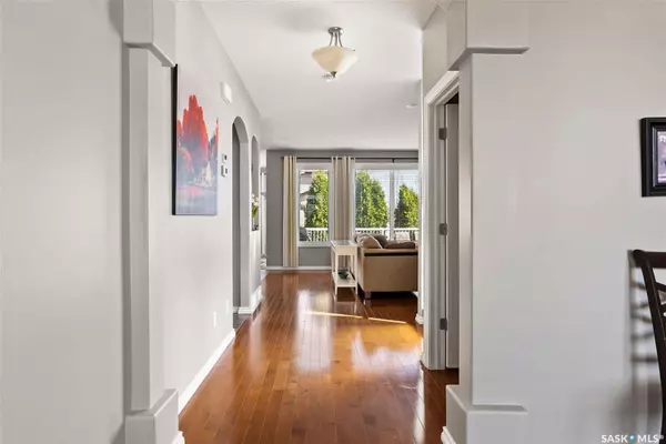 8085 Wascana Gardens CRESCENT, Regina, SK S4V 1G2