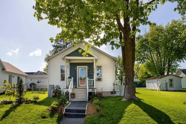 415 N Randolph Street, Cuba City, WI 53807