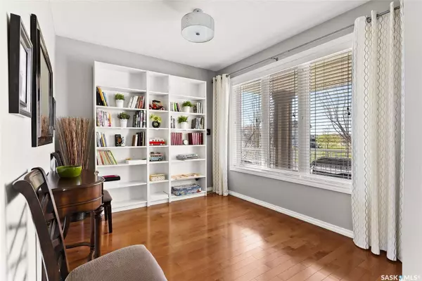 8085 Wascana Gardens CRESCENT, Regina, SK S4V 1G2