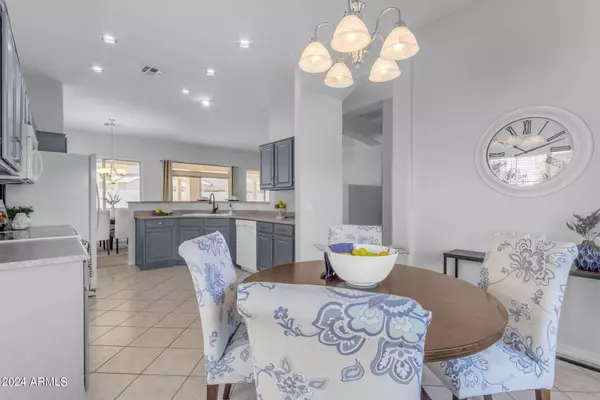 4143 E WALNUT Road, Gilbert, AZ 85298