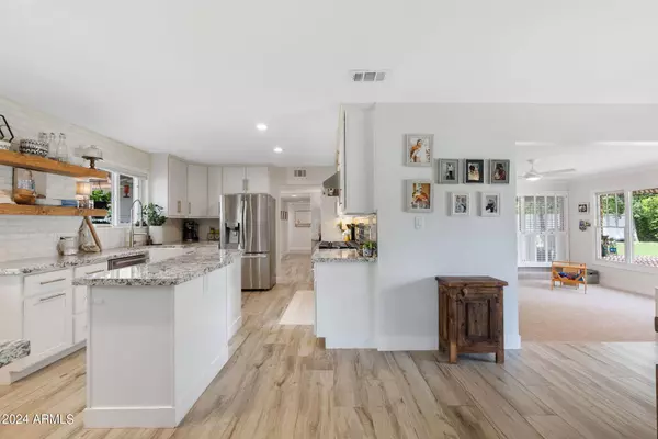 118 E Kaler Drive, Phoenix, AZ 85020