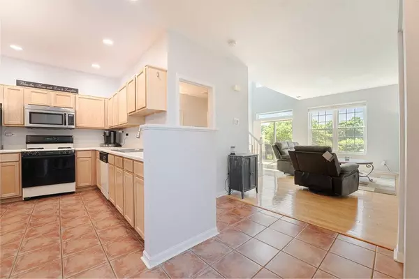 24043 Pear Tree CIR, Plainfield, IL 60585