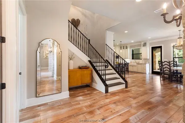 18588 Anasazi Bluff Dr, College Station, TX 77845