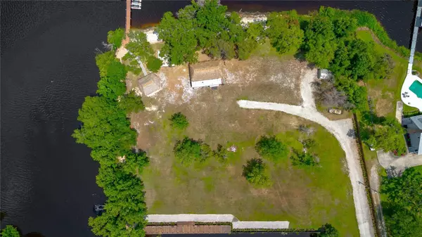 106 SAINT JOHNS DR #101, Palatka, FL 32177