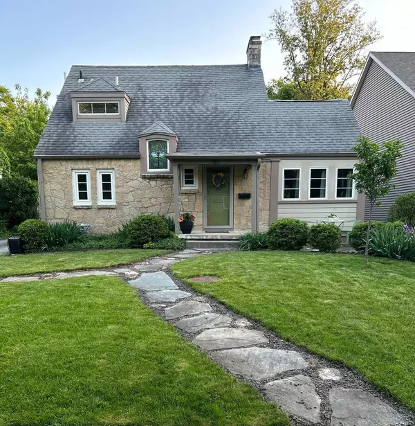 1118 W Daniel Street, Champaign, IL 61821