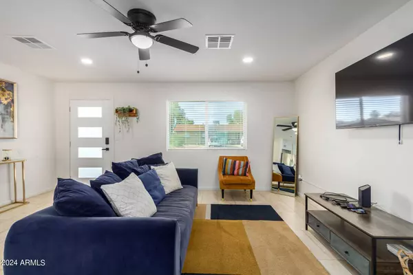 829 E BUFFALO Street, Chandler, AZ 85225