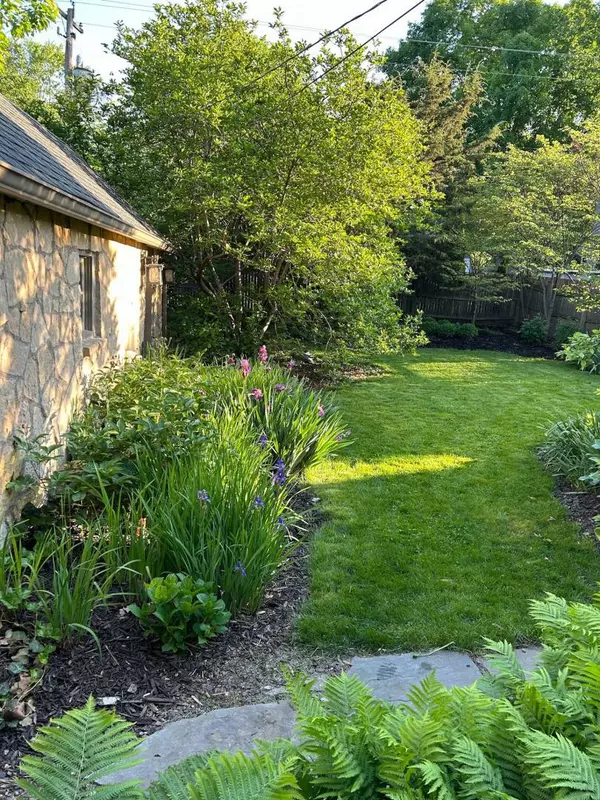 1118 W Daniel Street, Champaign, IL 61821